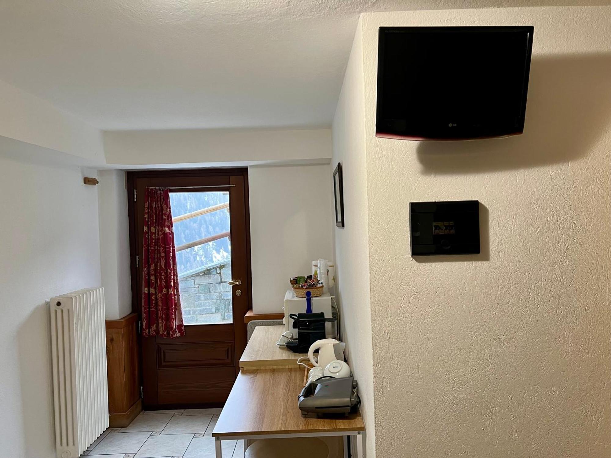 B&B アッフィティアカメレ ブエナビスタ ゲスト ハウス シャンポルク 部屋 写真